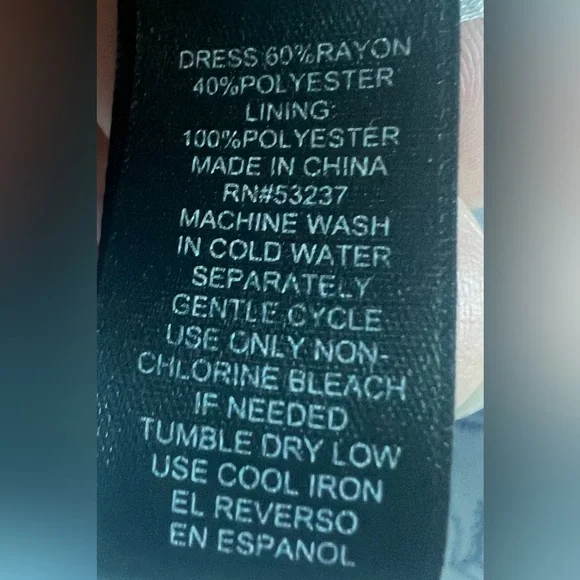 Mlle Gabrielle Blue and White Paisley sleeveless fully lined dress - Picture 4 of 4